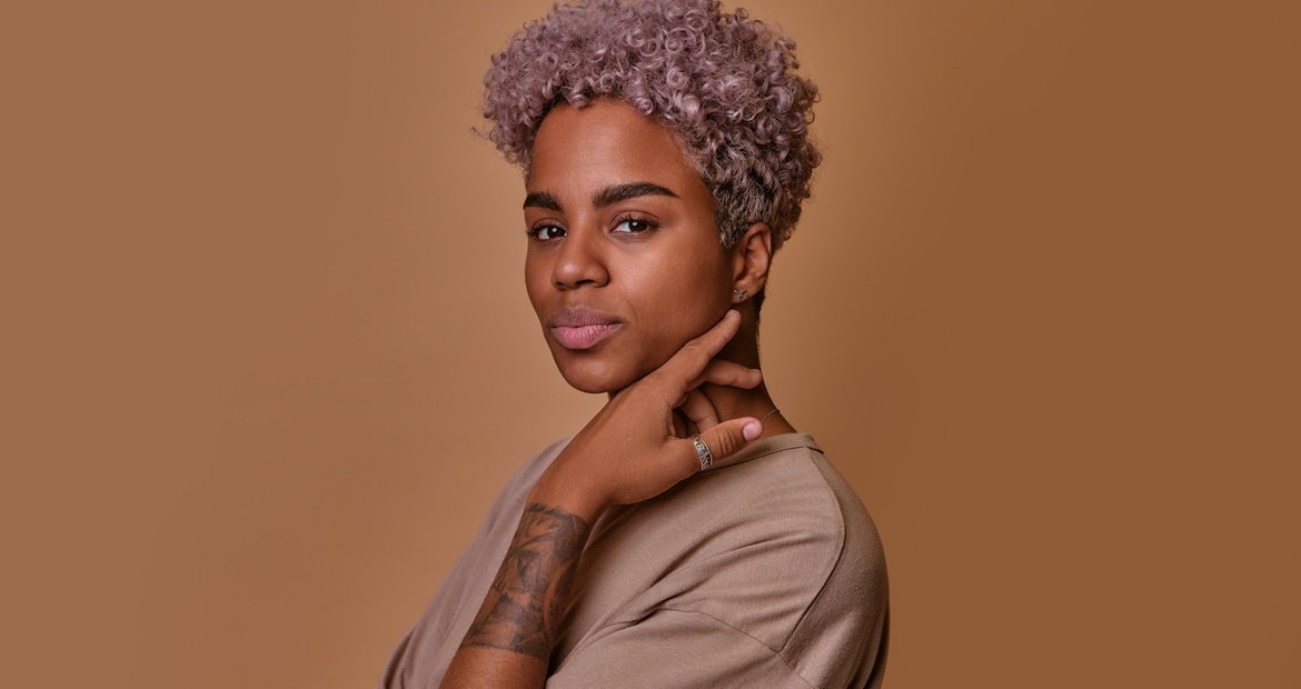 Cabelo curto cacheado corte tapered Cut